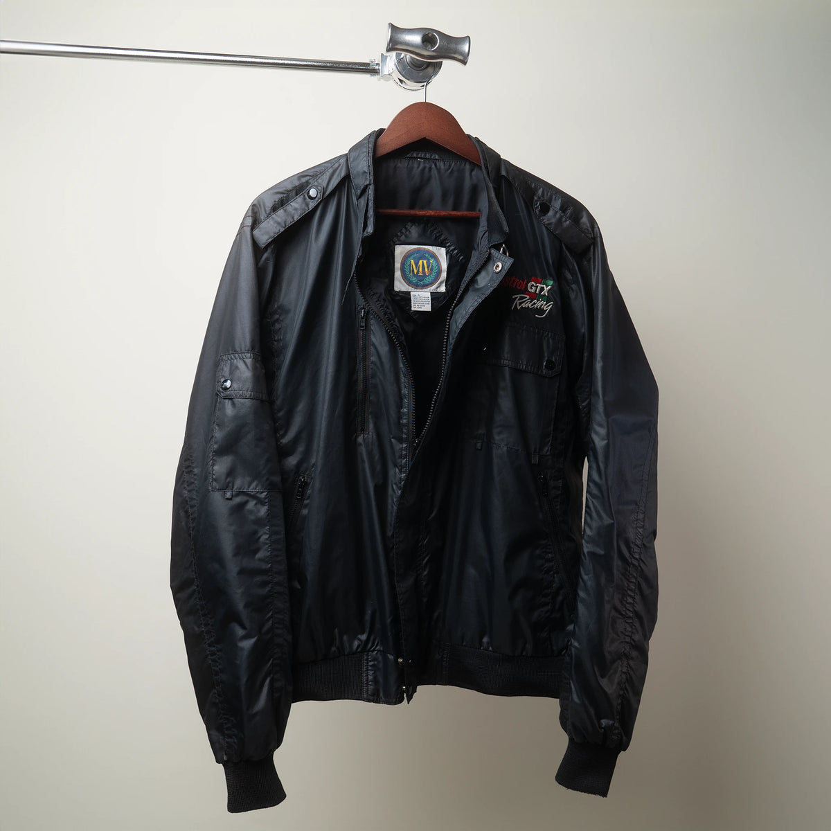 Vintage Castrol GTX jacket collar and zipper detail