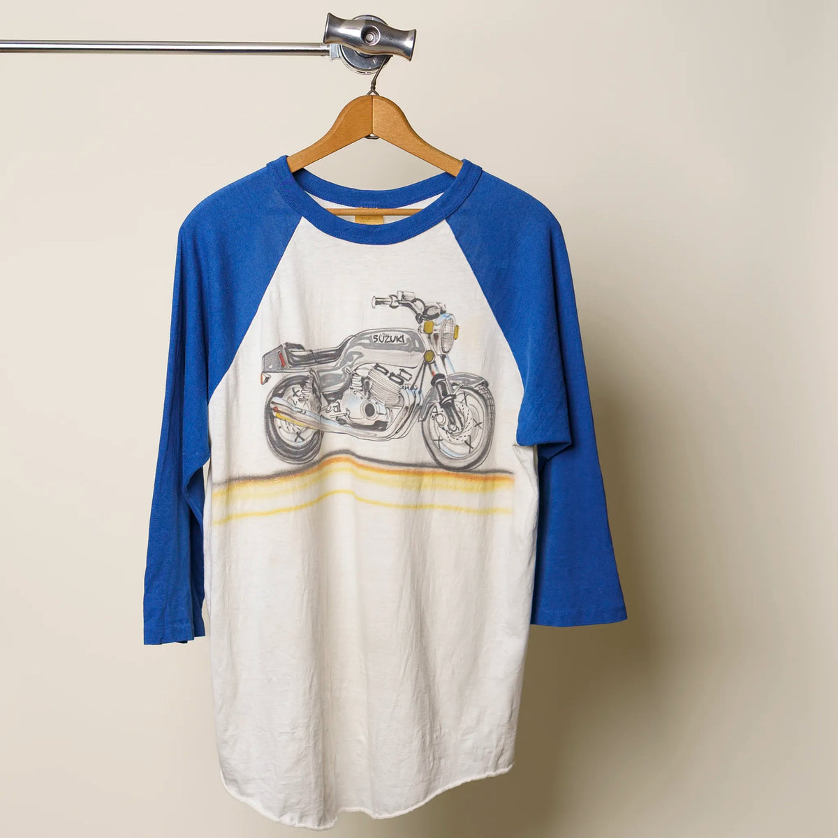 Vintage 1980s airbrushed Suzuki motorcycle raglan tee, white body with blue three-quarter sleeves, XL