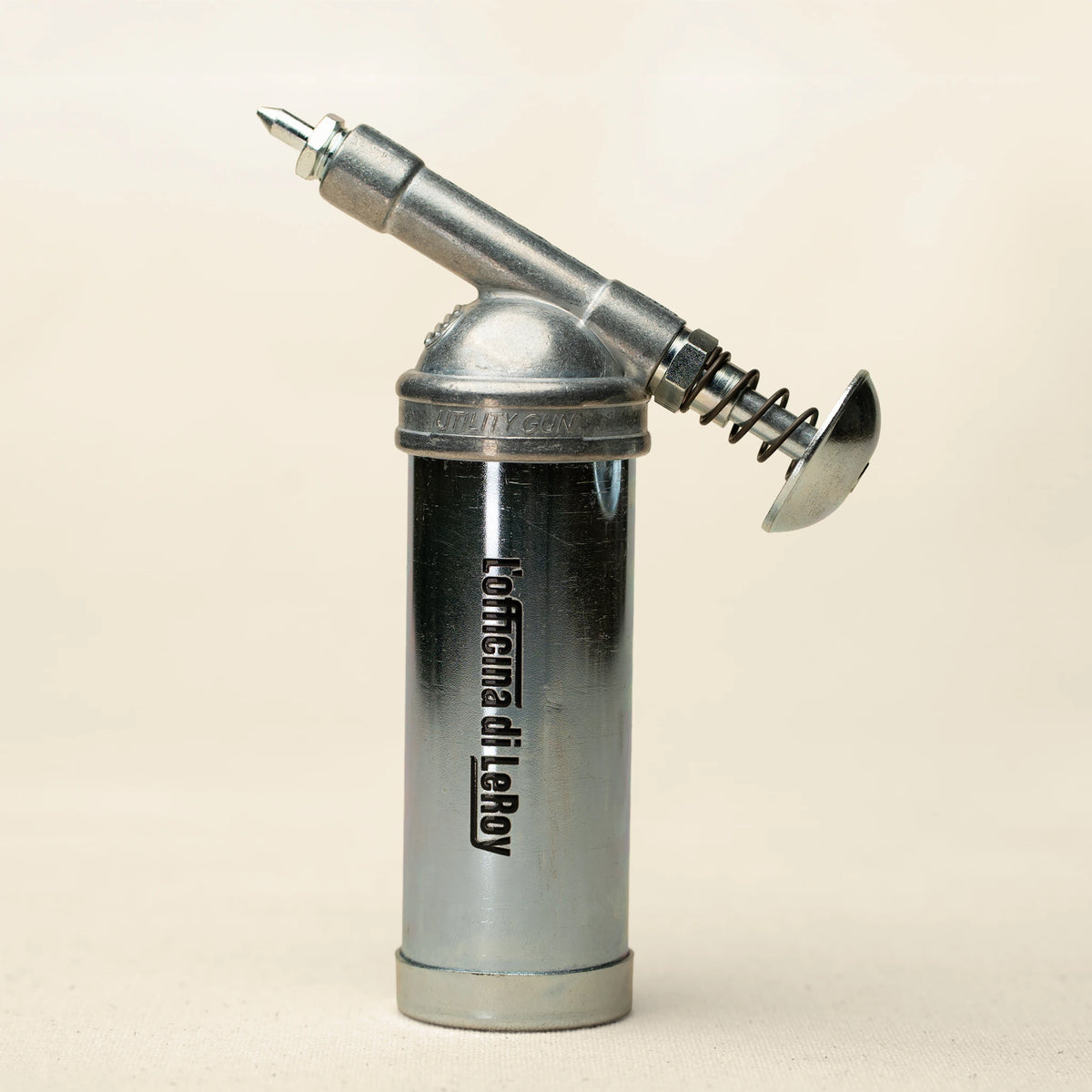 L'officina x Dualco mini grease gun in steel with flex nozzle, garage maintenance tool