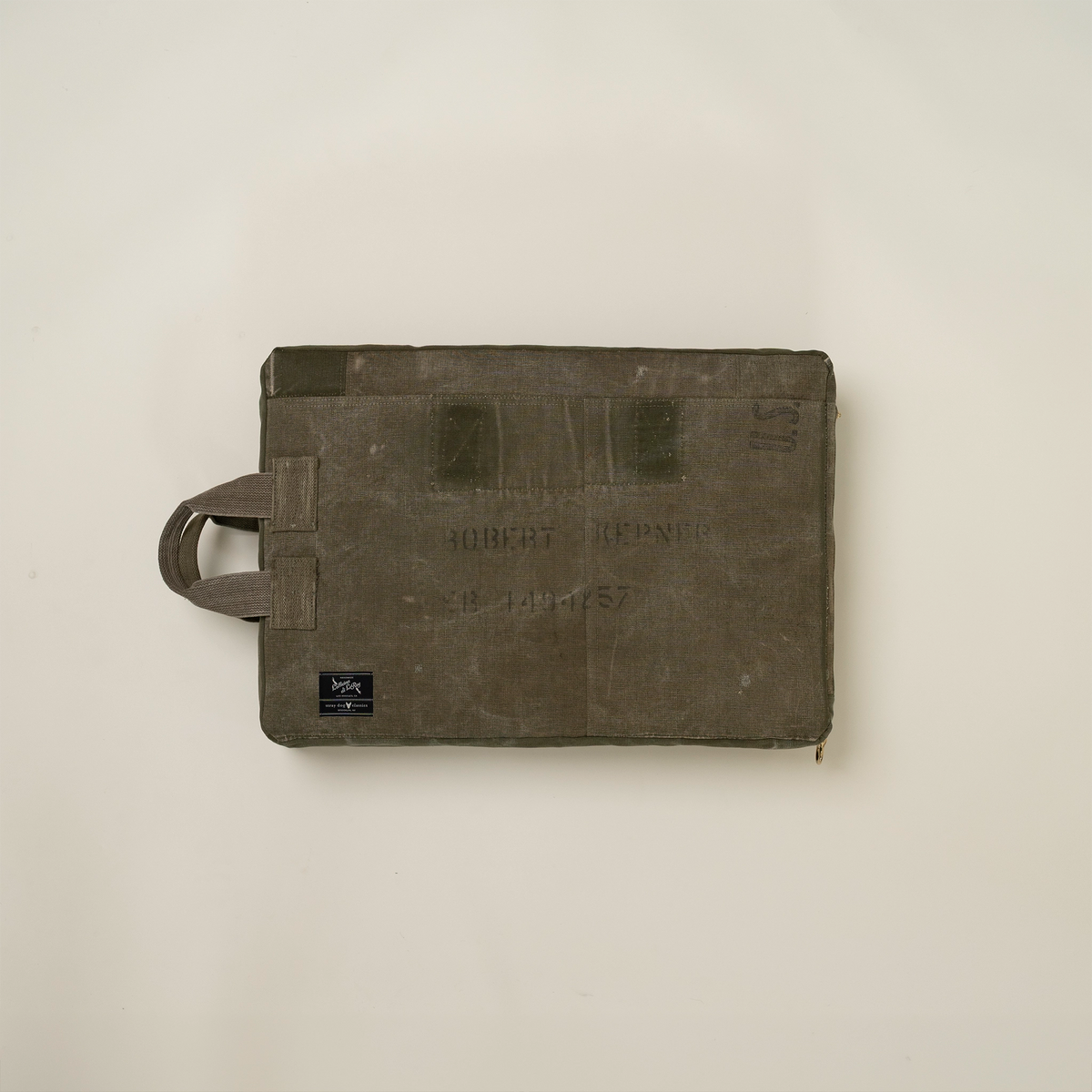 L'officina x Stray Dog Classics RRC Tailgate Cushion