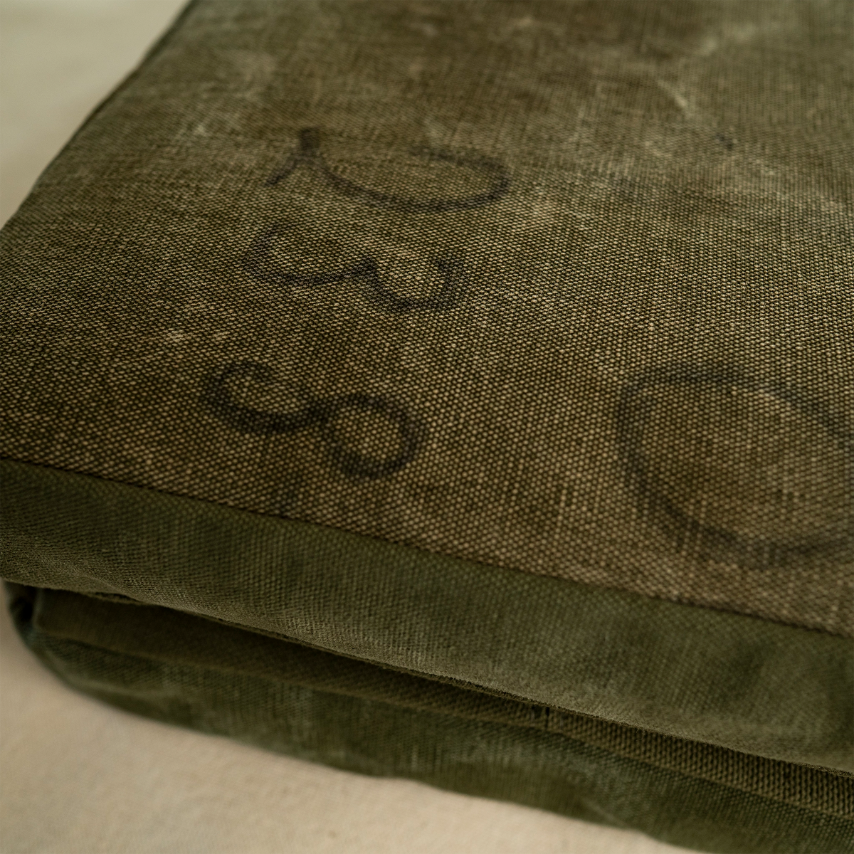 L'officina x Stray Dog Classics RRC Tailgate Cushion