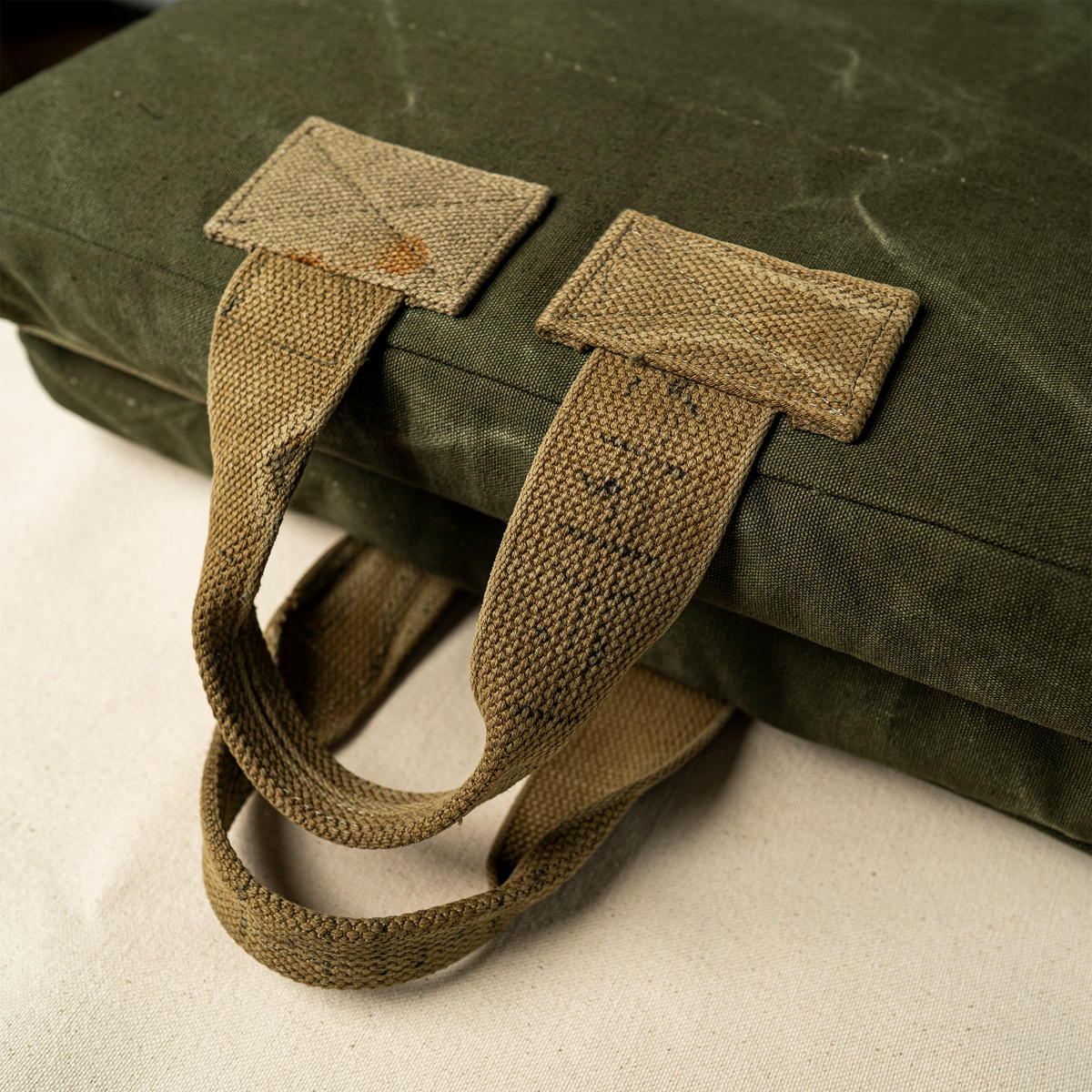 L'officina x Stray Dog Classics RRC Tailgate Cushion