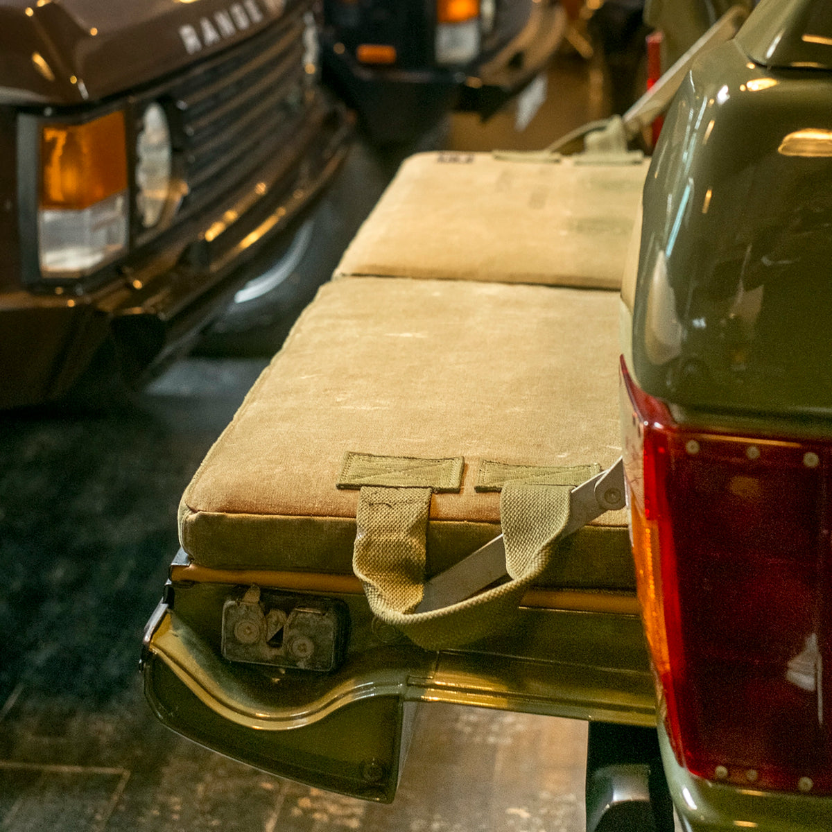 L'officina x Stray Dog Classics RRC Tailgate Cushion